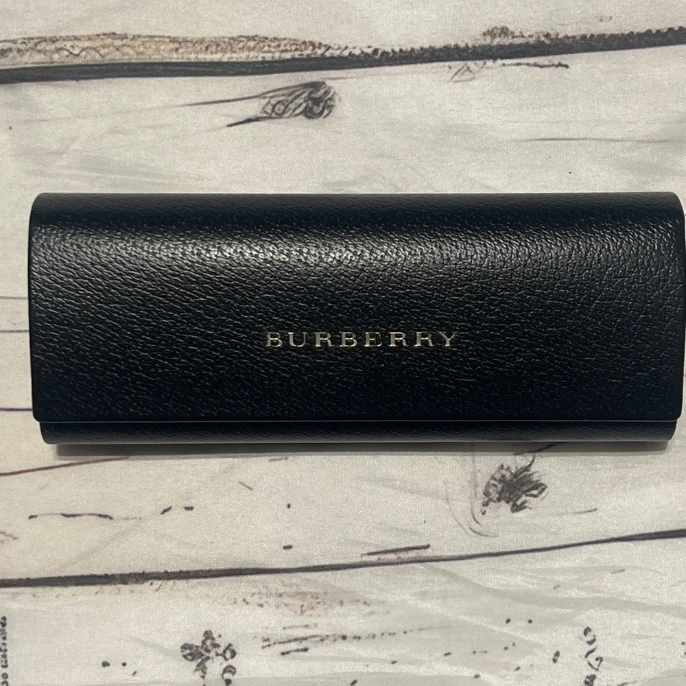 Burberry Black Glasses Case/Tan Plaid Cloth Glasses case Preowned